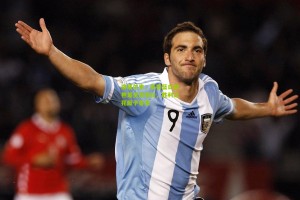 洛塞尔索，身披蓝白战袍是至高责任，胜利之花献予鲁索