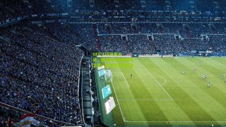 UFC 316头条大战，德瓦利什维利碾压卫冕，奥马利王冠坠落